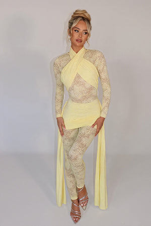 Floral Cocktailkjole med Transparente Ærmer