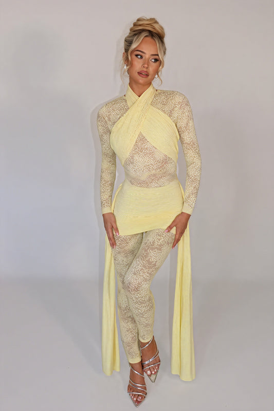 Floral Cocktailkjole med Transparente Ærmer