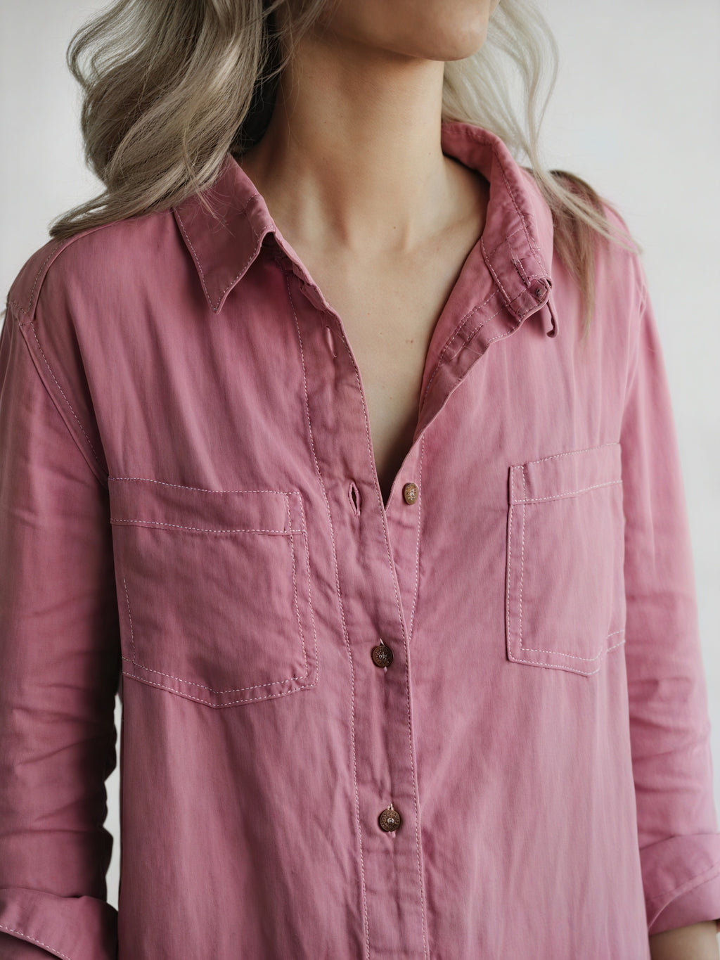 Afslappet Beklædningsgenstand - Knaplukning & Lange Ærmer