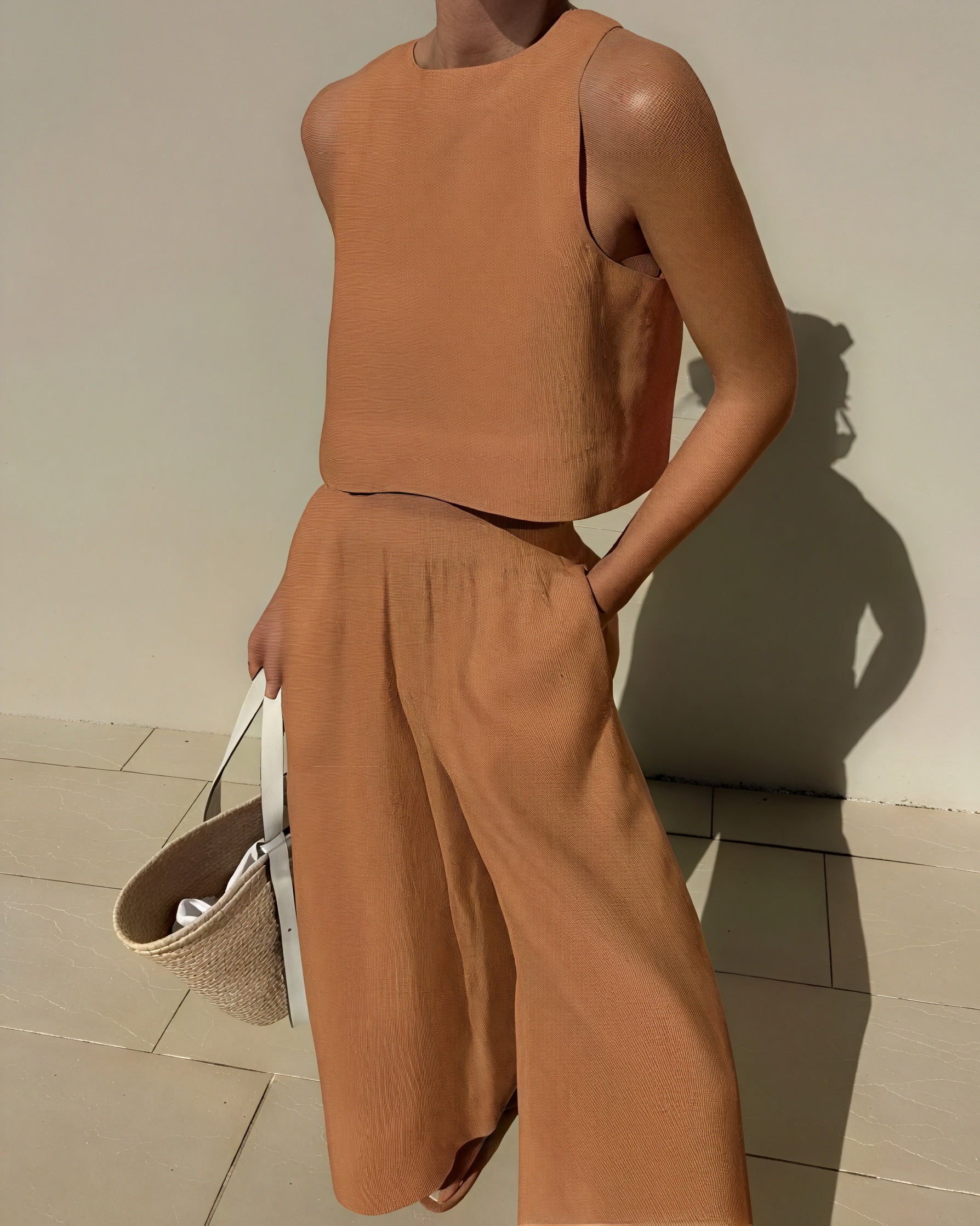 Minimalistisk Sæt - Cropped Top & Brede Ben