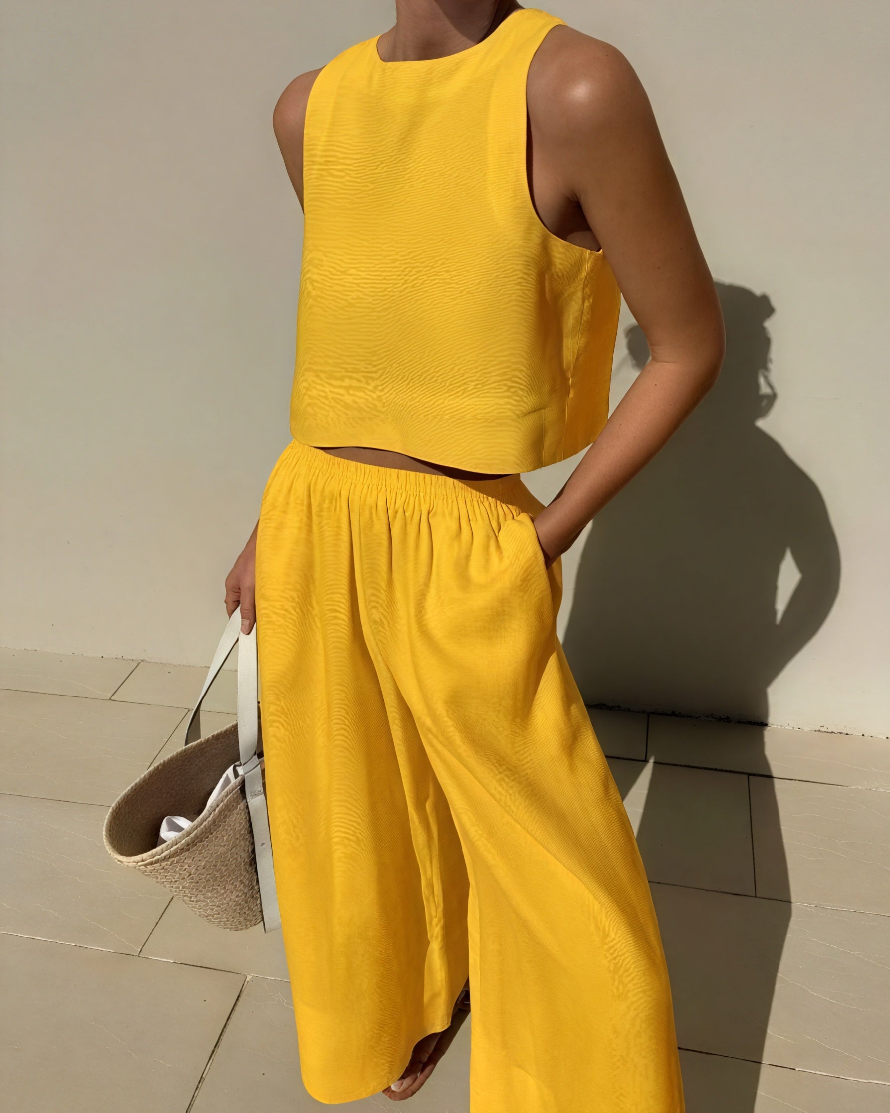 Minimalistisk Sæt - Cropped Top & Brede Ben