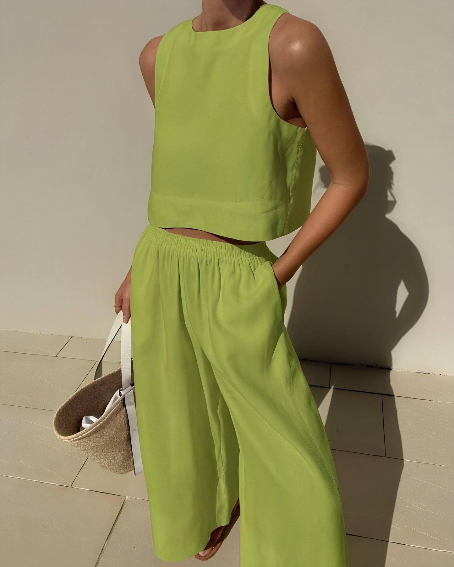 Minimalistisk Sæt - Cropped Top & Brede Ben