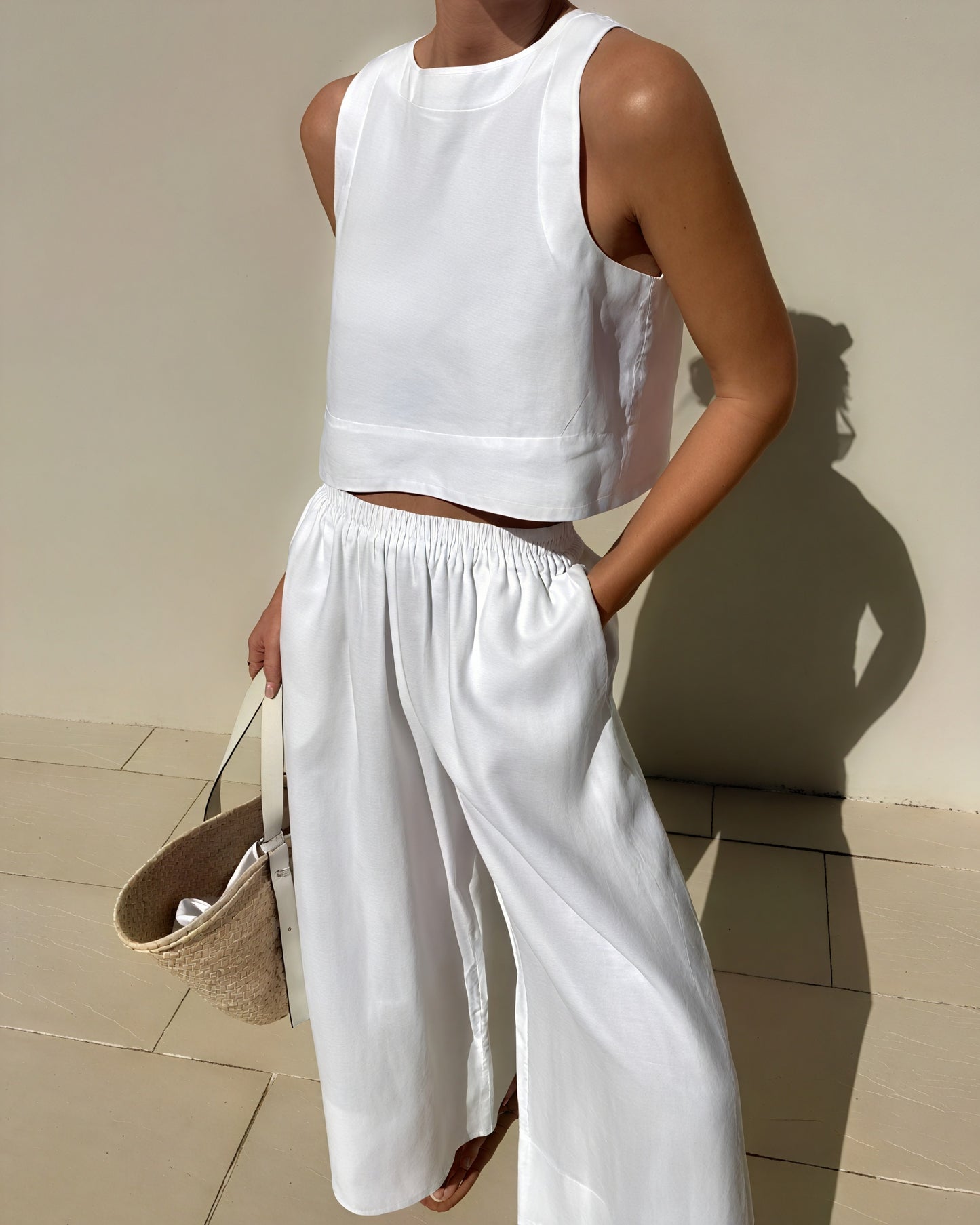 Minimalistisk Sæt - Cropped Top & Brede Ben