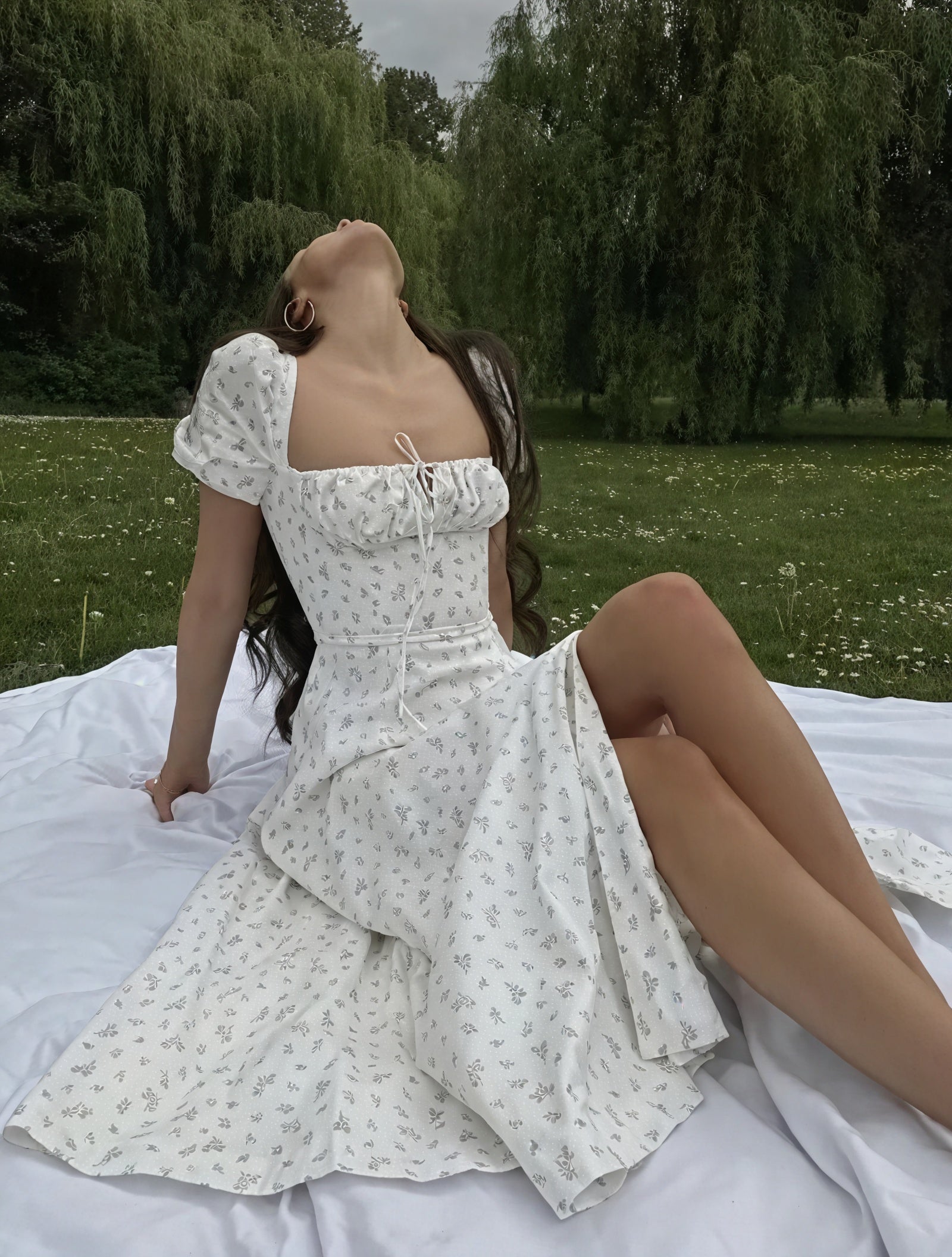 Blomstret Kjole med Firkantet Halsudskæring, Pufærmer, Bindedetalje & Høj Slids – Romantisk Sommerstil-82654-dccc2520-7857-4702-bc86-f3fc7a67be2c