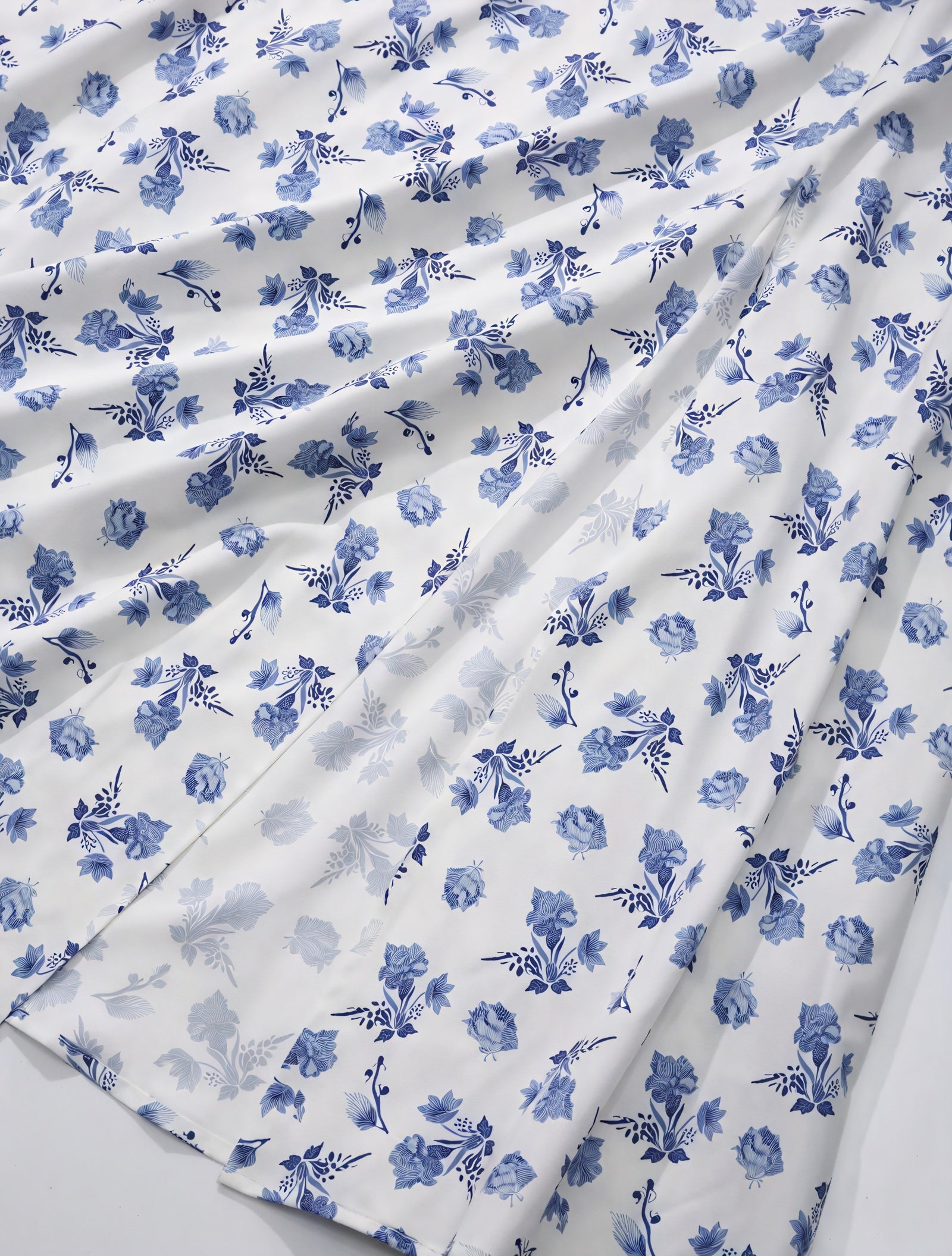 Blomstret Kjole med Firkantet Halsudskæring, Pufærmer, Bindedetalje & Høj Slids – Romantisk Sommerstil-82654-00b987d8-2741-45ca-8dd1-7e029b1f505d