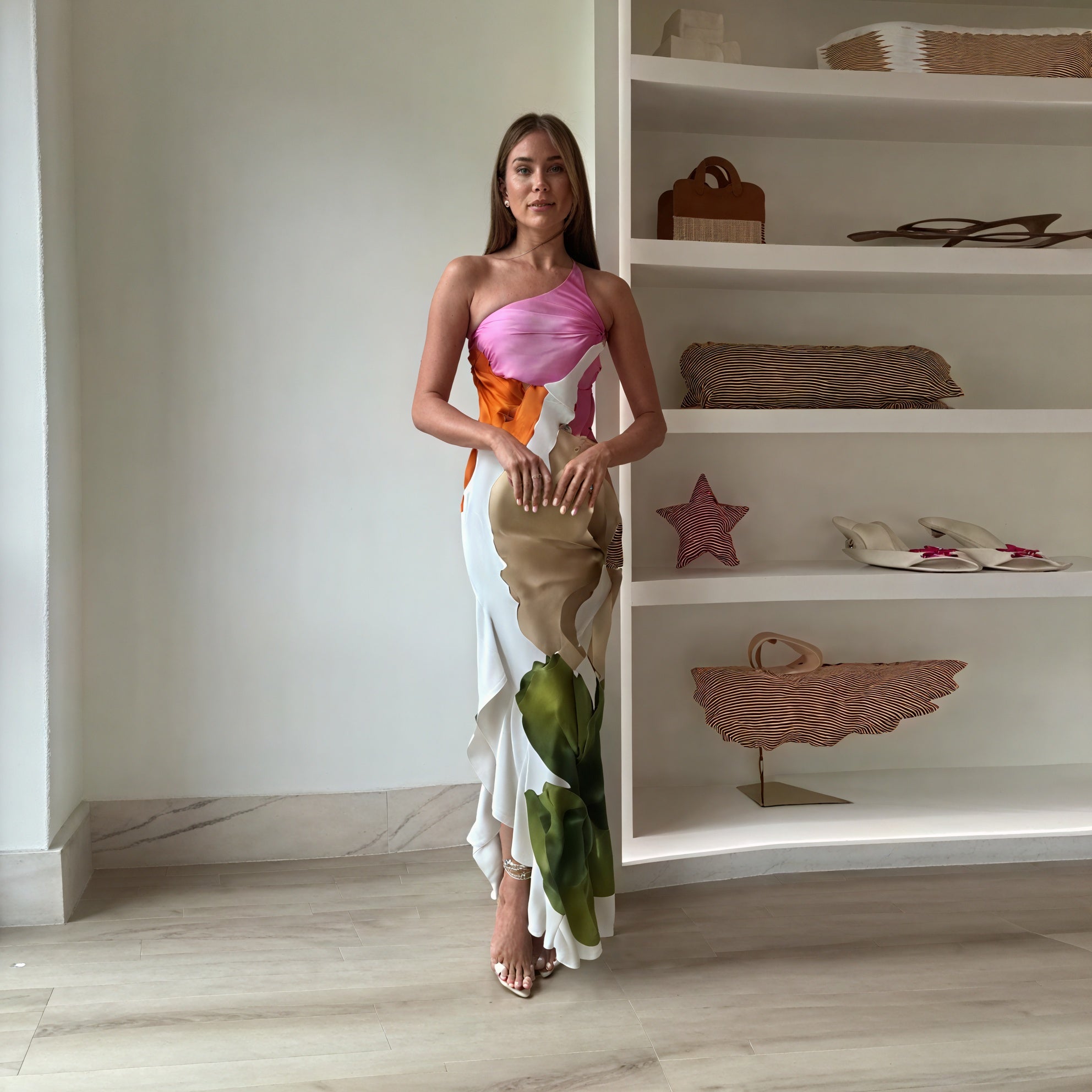Dame Maxikjole – Ærmeløs One-Shoulder Halterneck med Print-83229-601f6e0b-4ec1-4c68-b0ba-7e08fc090395