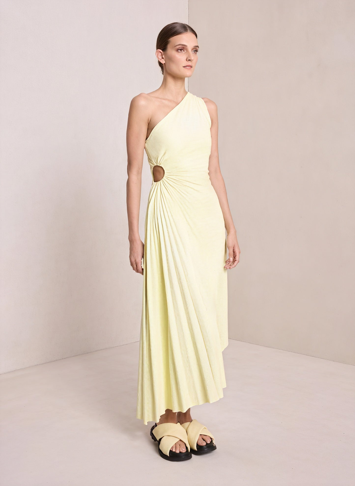 Kvinders Kjole – Enkeltskuldret Plisseret, Asymmetrisk Kant, Elegant Stil-83236-efc92923-2625-4470-9f98-742035a93e74