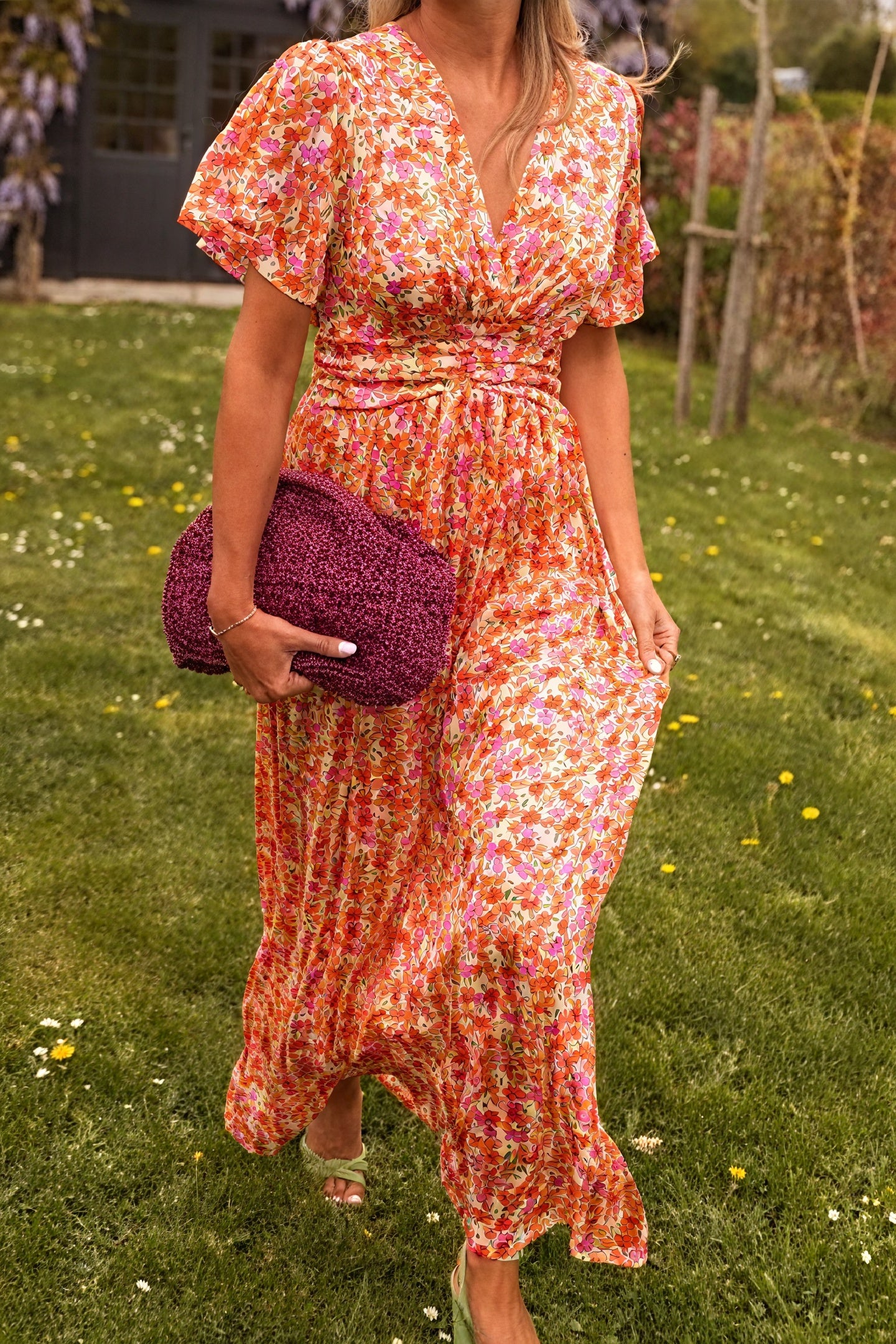 Norideen Dame Kjole – Blomstret V-hals, Plisseret Skørt-83290-c70e1988-2e3b-4132-99ff-0da4329dceb1