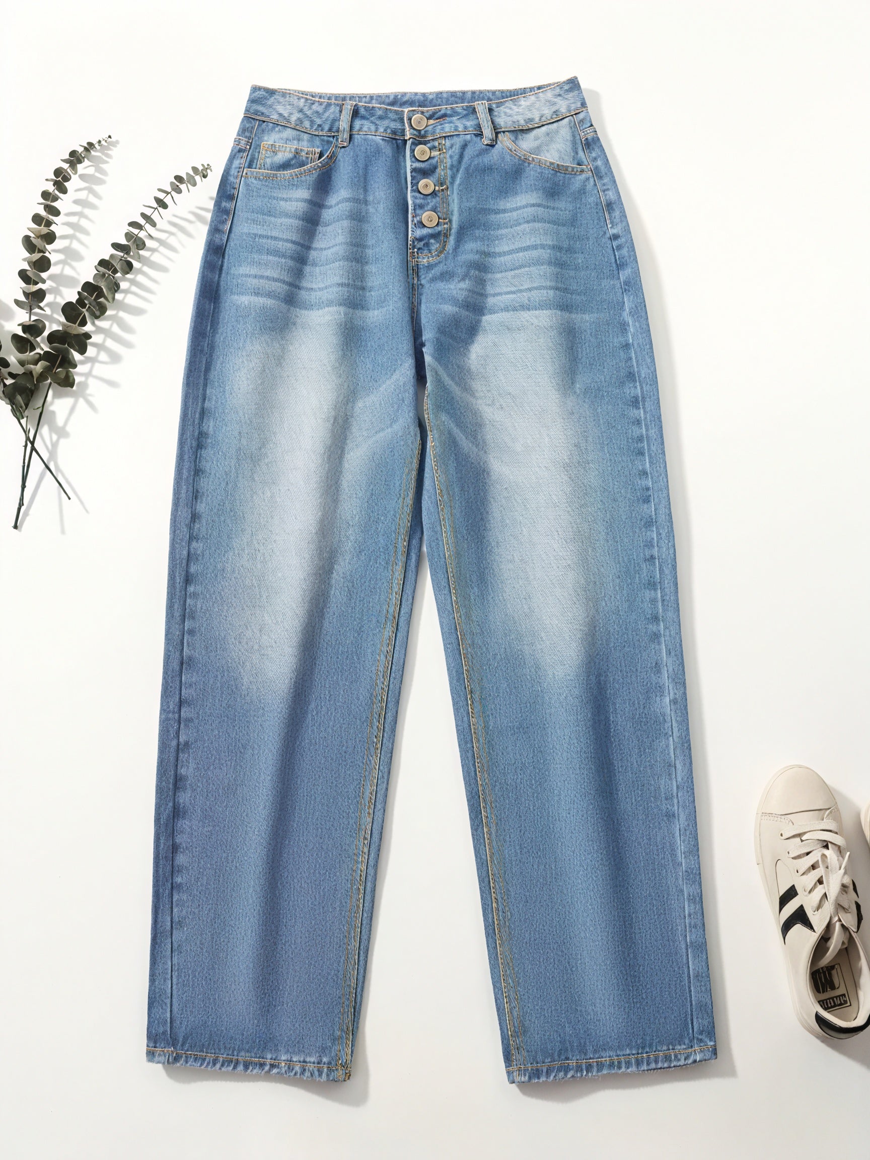 Dame Lyseblå Løse Jeans med Opsmøg og Knaplukning – Komfortabel Denim-83359-ad8be609-8886-4d7f-9d88-8ef0d46d5367