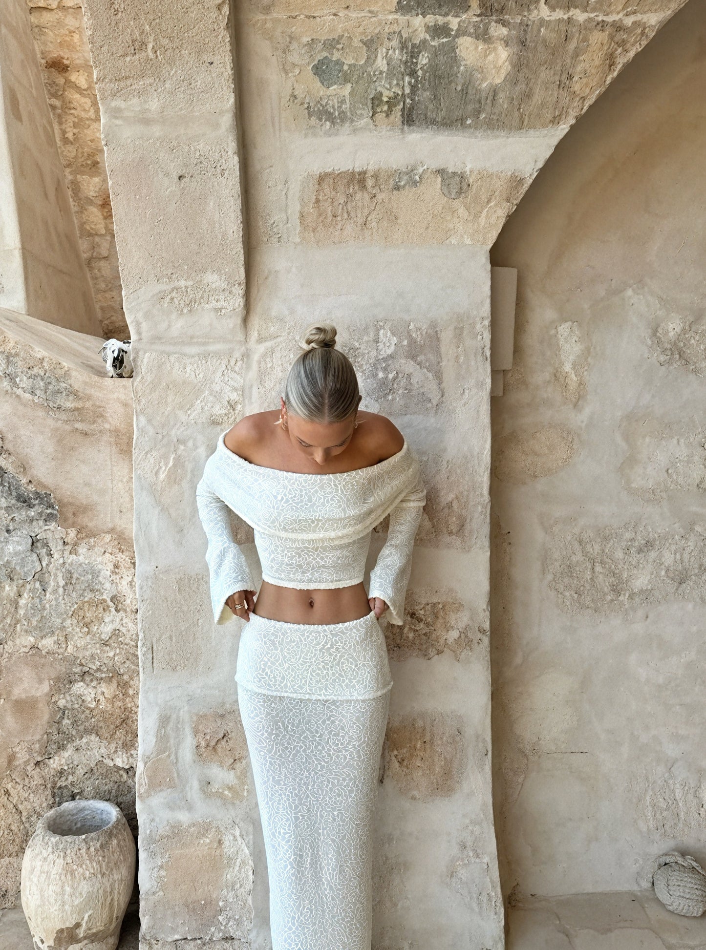 Dame Tekstureret Off-Shoulder Kjole – Lange Ærmer, Elegant Sæt-83558-0602abff-7e3c-42e7-aae0-89d21cd59040