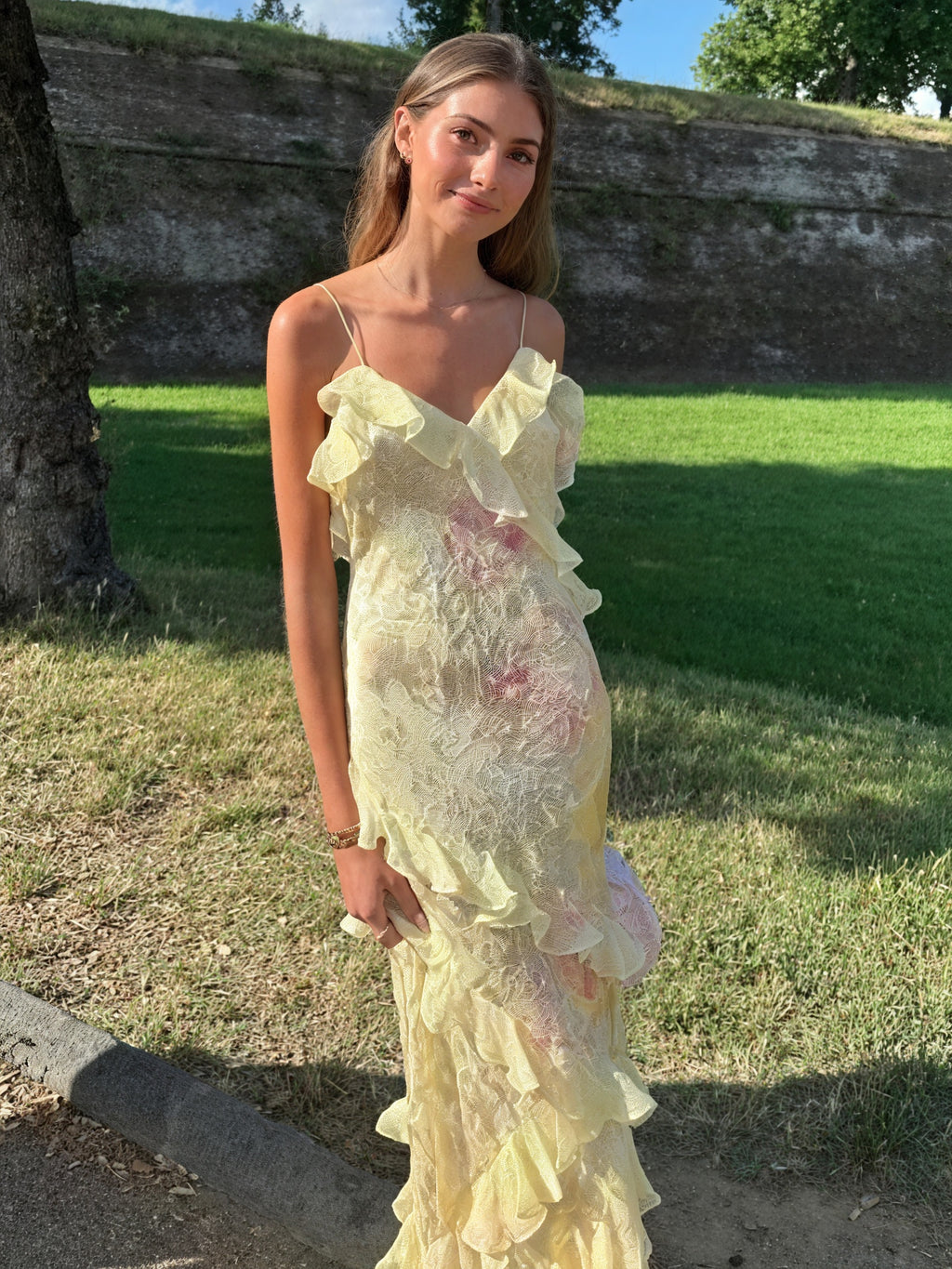 Dame Blomstret Kjole med Spaghettistropper og Flæsedetaljer-83560-8fdcdb41-8750-49e2-8b30-962ff99ad287