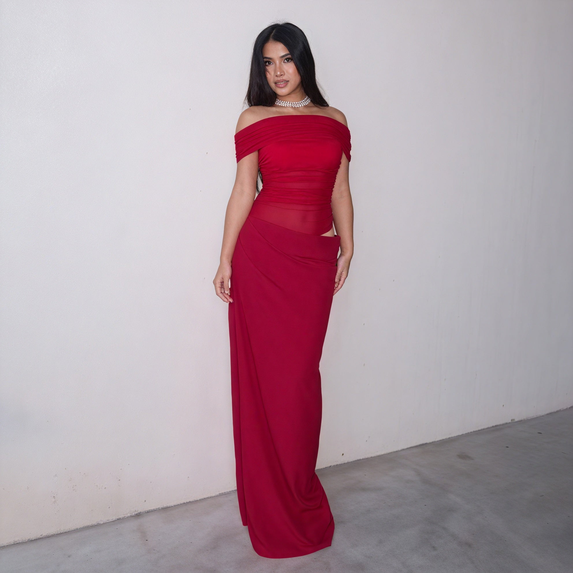 Dame Gulvlængde Kjole – Off-Shoulder, Talje-Cutout, Flydende Stof, Elegant Aftenkjole-83596-2ecf24a1-0e15-457c-a1f1-ff95a69d095e