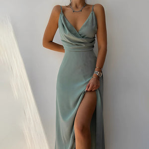 Aftenkjole med Cowl Neckline og Slids