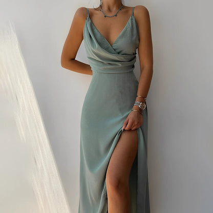 Aftenkjole med Cowl Neckline og Slids