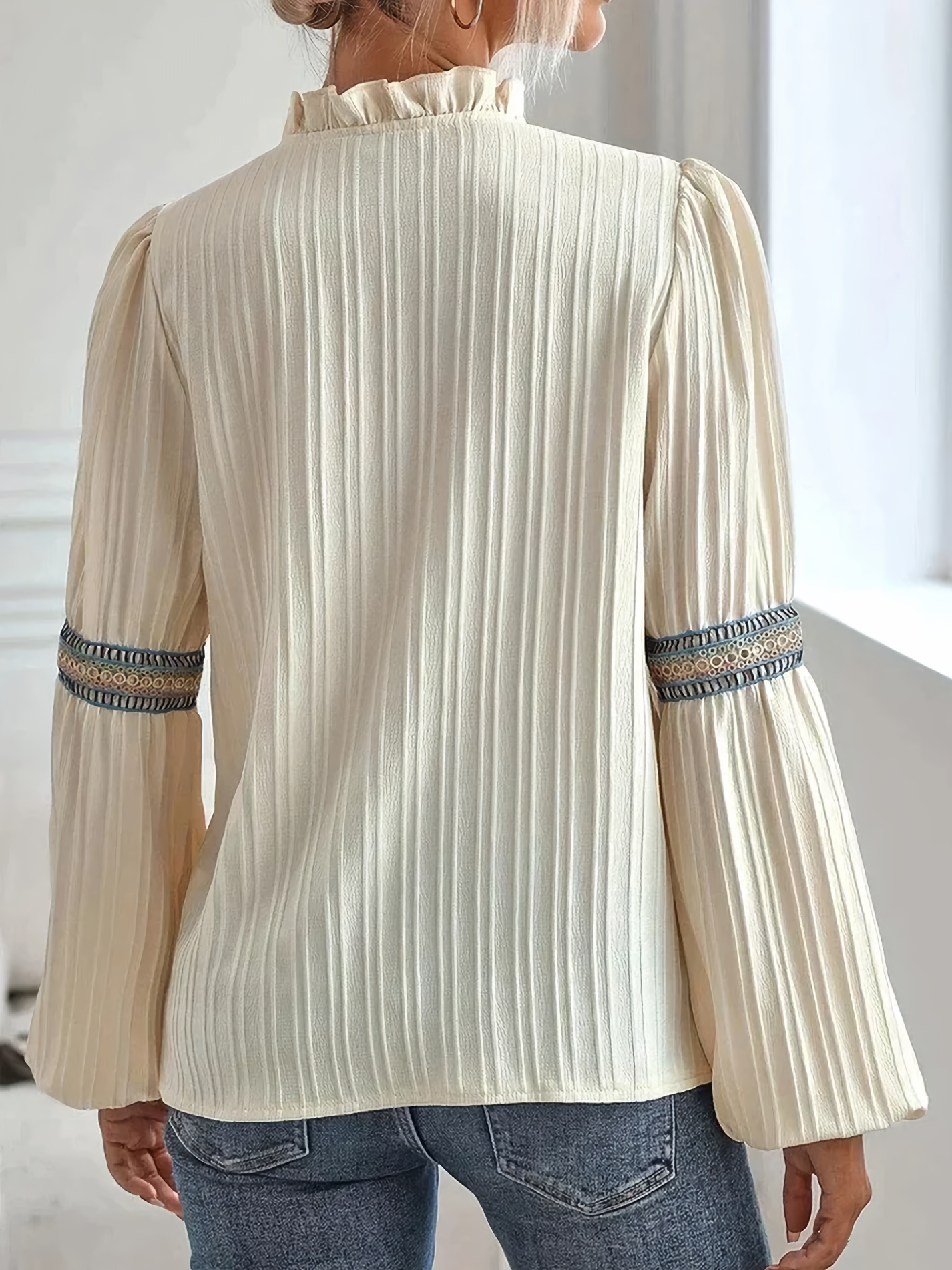 Boheme Bluse med Broderi & Pufærmer