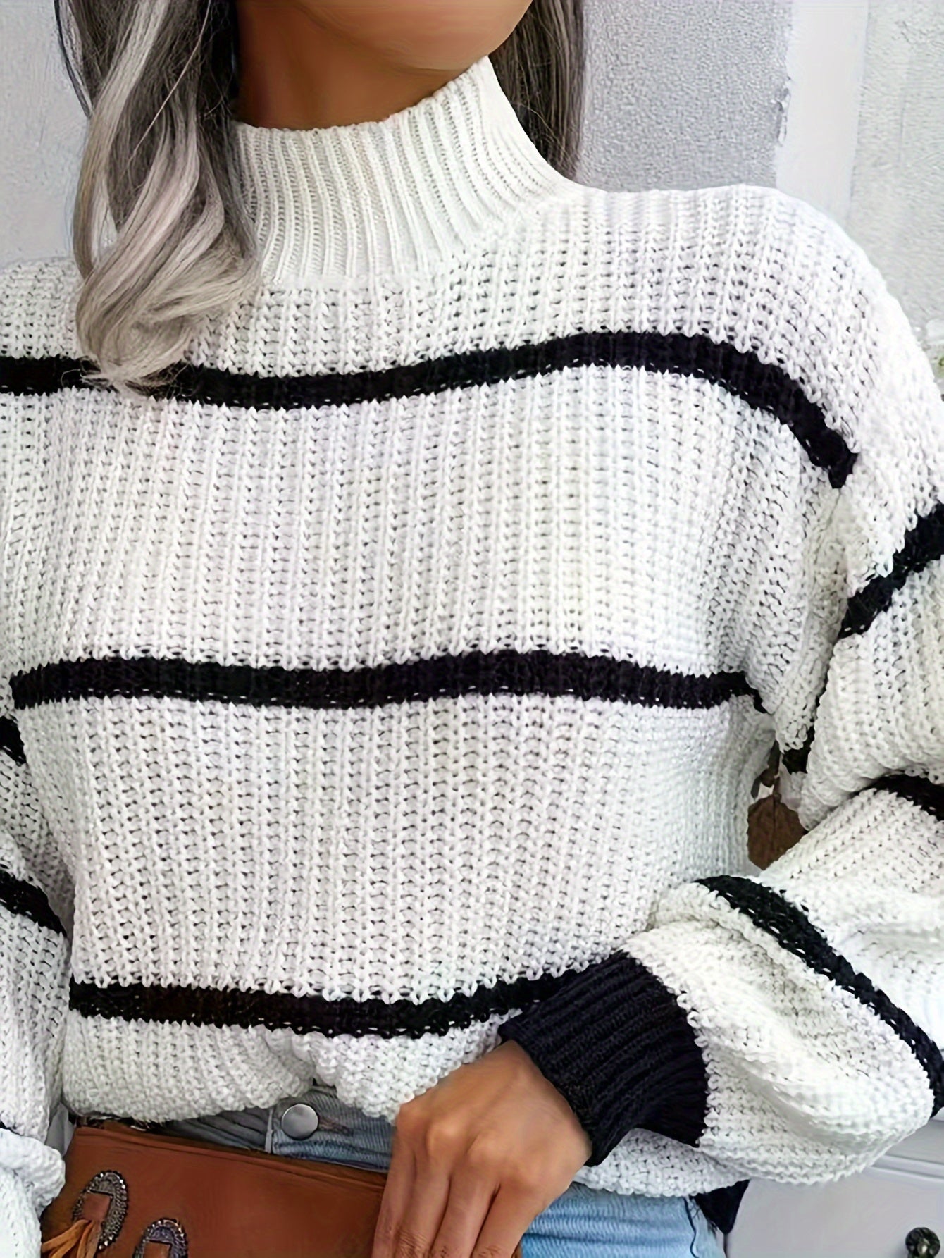 Dame Stribet Turtleneck Sweater – Hvid, Ribbet Strik-74366-93e1f7b0-c175-4f81-b005-802e8a3c9d76