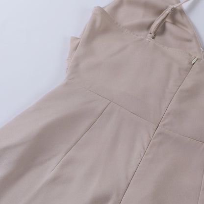Aftenkjole med Cowl Neckline og Slids