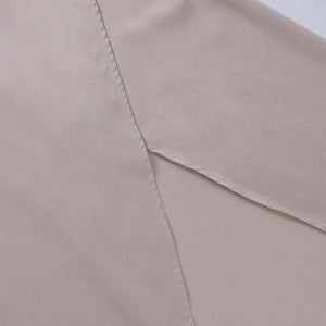 Aftenkjole med Cowl Neckline og Slids