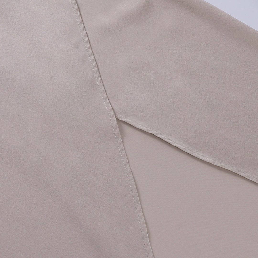 Aftenkjole med Cowl Neckline og Slids