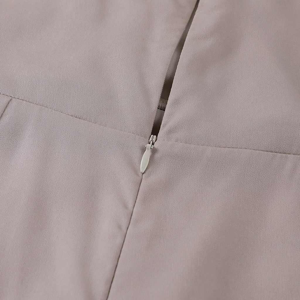 Aftenkjole med Cowl Neckline og Slids