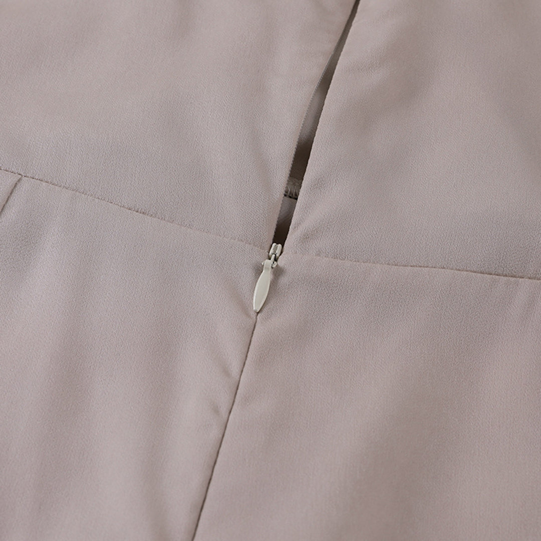 Aftenkjole med Cowl Neckline og Slids