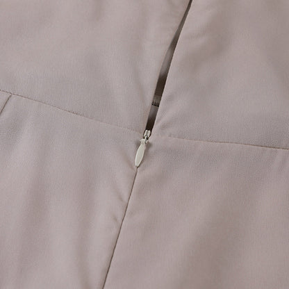 Aftenkjole med Cowl Neckline og Slids