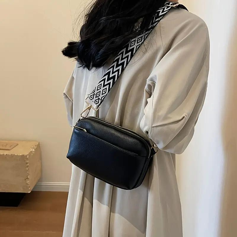 Crossbody Taske med Geometrisk Rem