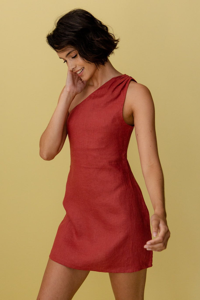Norideen Dame Hør Mini Kjole – Asymmetrisk One-Shoulder Design-83276-cf7481e4-97bd-4617-b5c5-ab28731d5efb