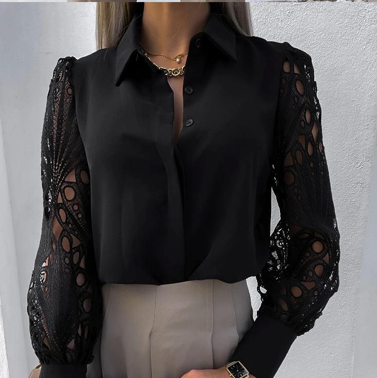 Elegant Bluse med Blondeærmer