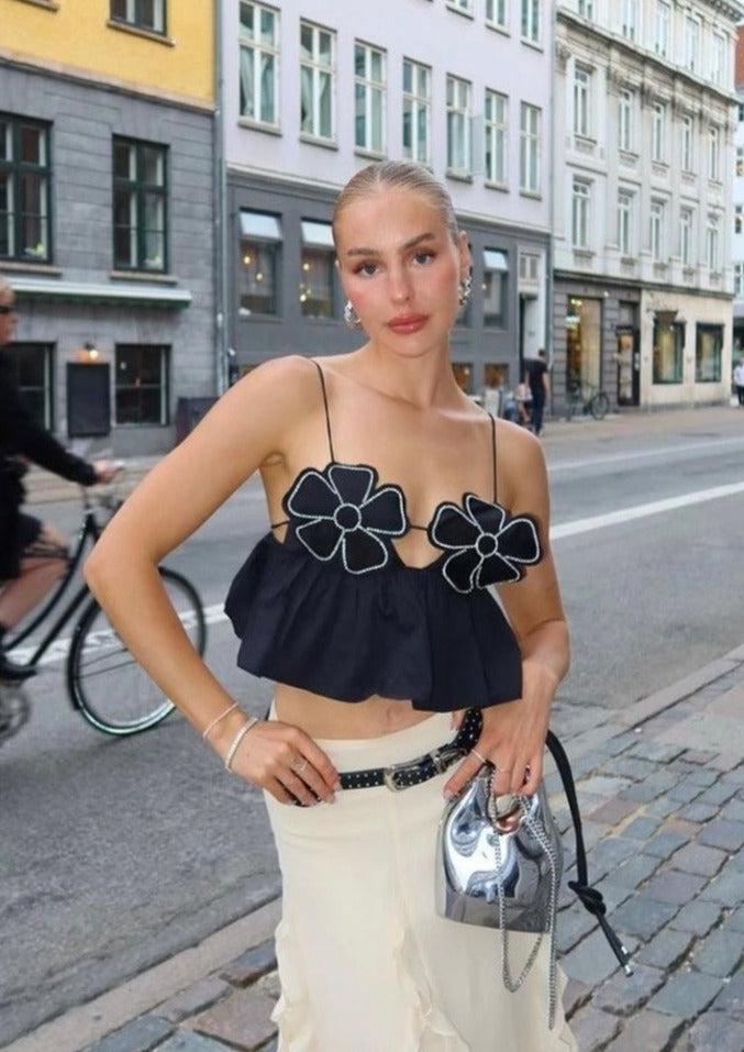 Blomstertop med Peplum og Halterneck
