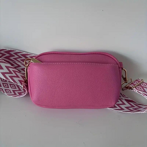 Crossbody Taske med Geometrisk Rem