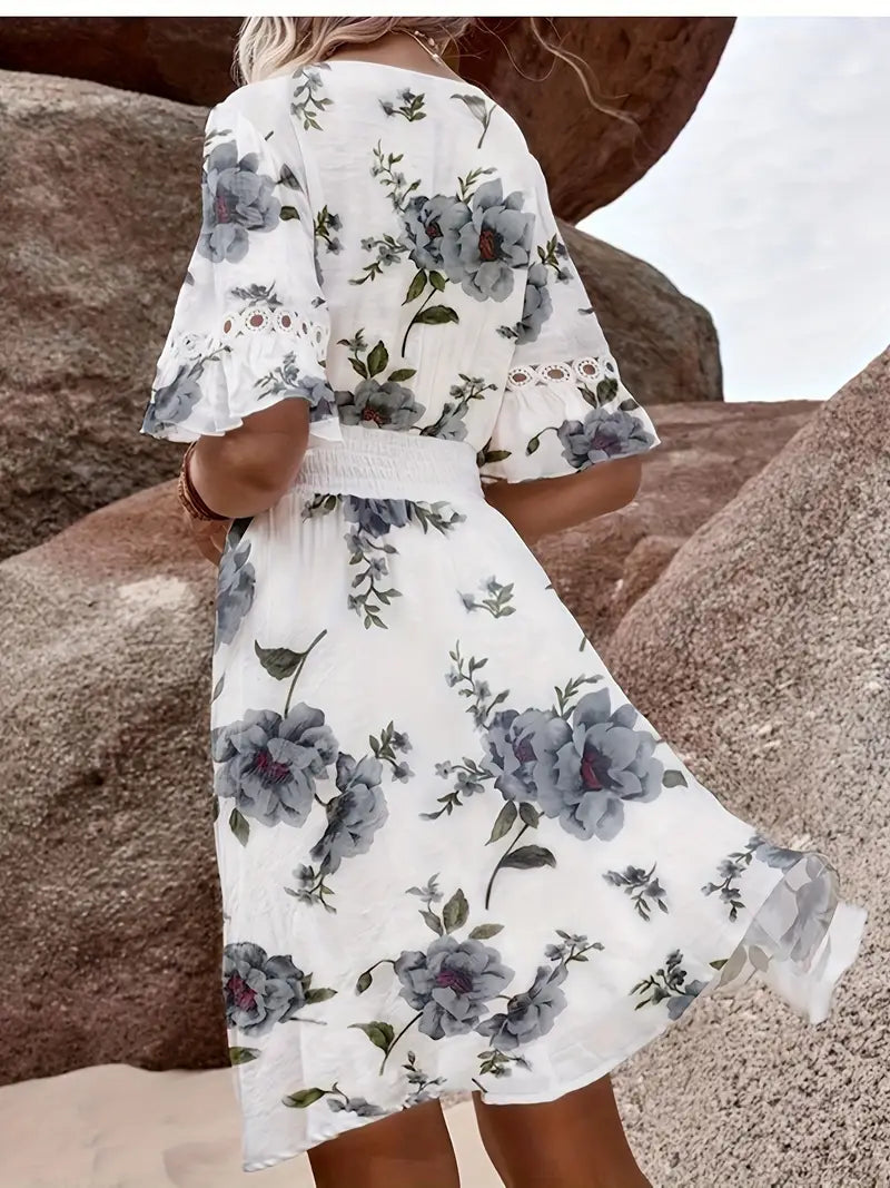 Blomstret Blondekjole med V-Hals