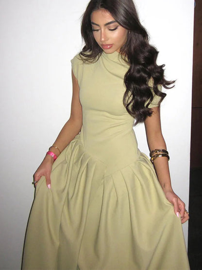 Plisseret Kjole med Høj Hals