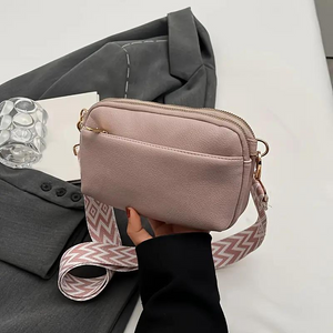 Crossbody Taske med Geometrisk Rem