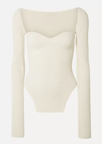 Ribstrikket Top med Asymmetrisk Form